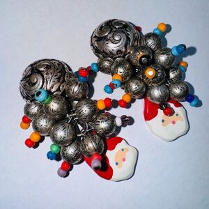 VINTAGE SILVER-TONED CHUNKY CHRISTMAS SANTA CLAUS FACE EARRINGS 80s STYLE